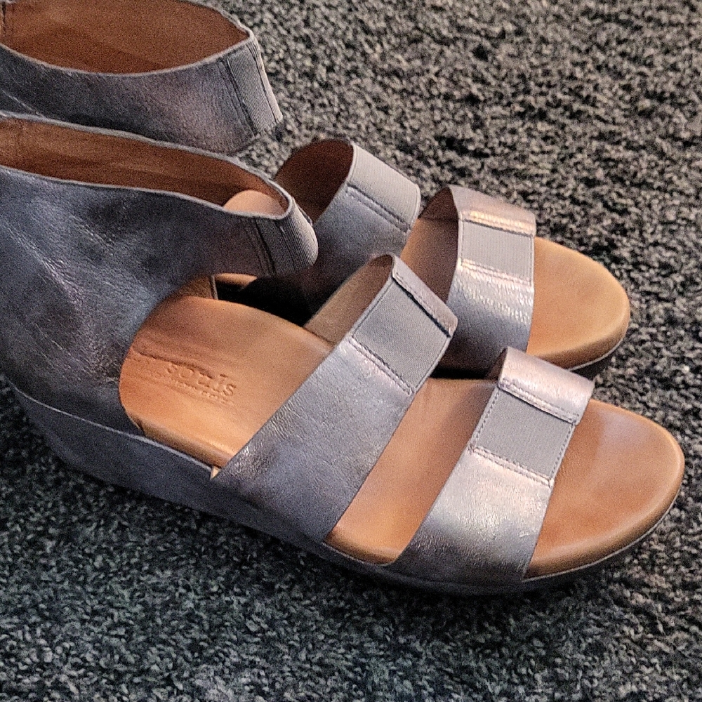 Gentle Souls Shimmering Gray Wedge Sandals